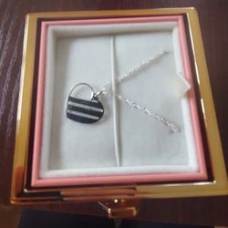 Rotating Rose Gift With Jewelry Spot 