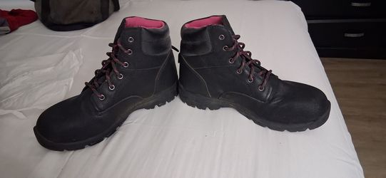 Brand new Brahma women's steel toed boots!