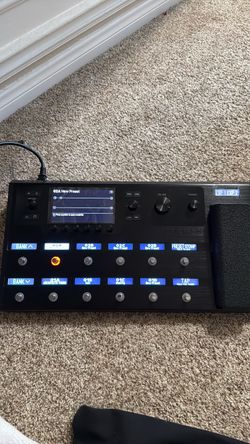 Line 6 Helix Guitar Multi-Effects Floor Processor