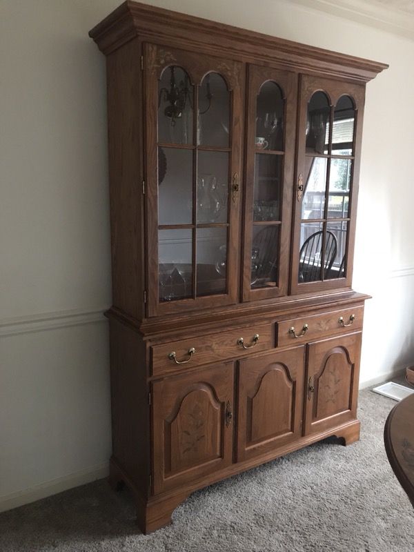L Hitch Dining Room Table Matching Hutch China Cabinet For L Hitch Dining Room Table Matching Hutch China Cabinet For In Chesapeake Va Offerup