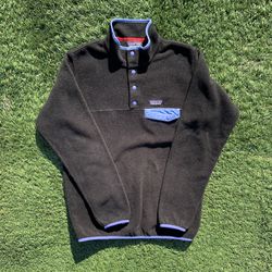 Vintage Patagonia Fleece⚫️🔥 size Large in Women for $60‼️‼️