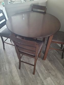 Free Kitchen Table and Chairs