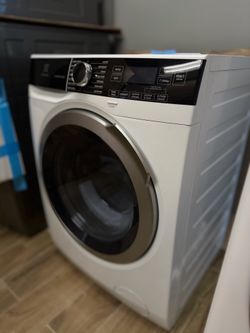 Electrolux washer 24” (compact size ) New