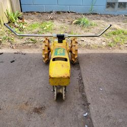 GREEN THUMB TRAVELING WATER SPRINKLER 