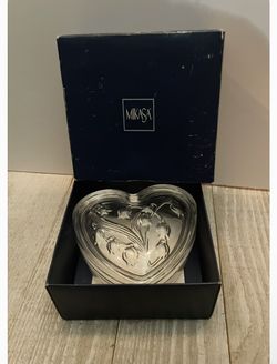 Mikasa Trinket  Box Glass Heart 