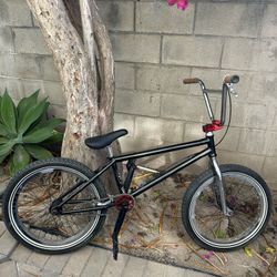 Cult Walsh - 21” BMX