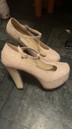 Lace Heels Ivory Size 6