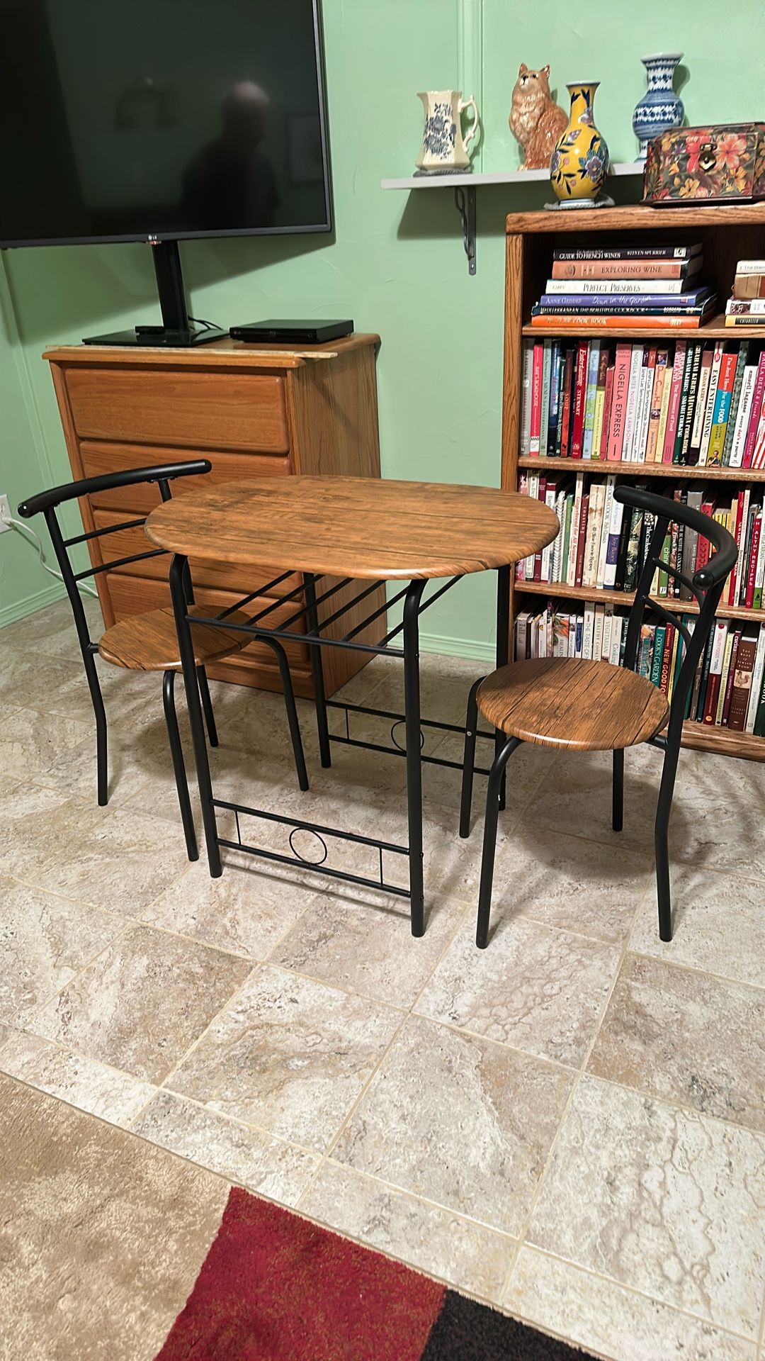 Table Set of 2-chairs