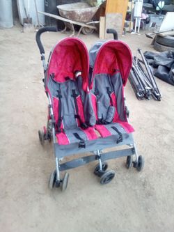 Twin stroller