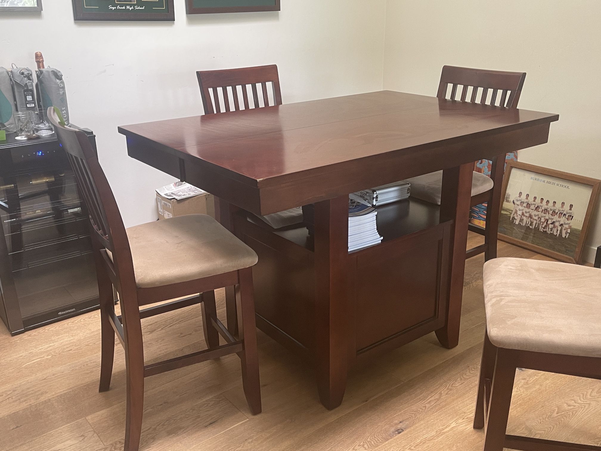 Dining Room Table w/ 4 Chairs
