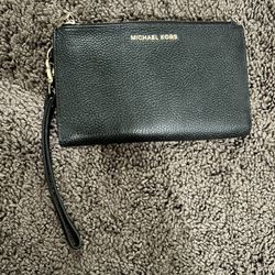 Michael Kors Wristlet 