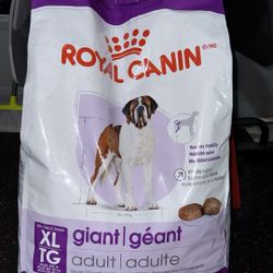 Dog foo Giant Breed Royal Cabin