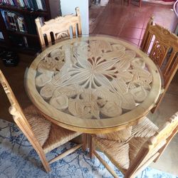 Round Dining Set