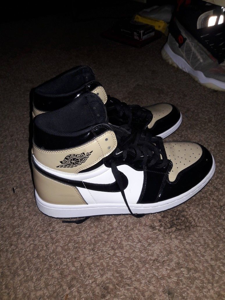 ** NIKE AIR JORDAN RETRO HIGH NRG PATENT GOLD TOE
