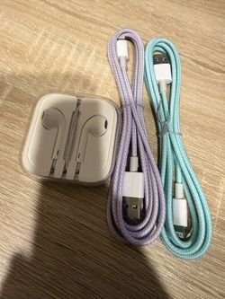 Apple Earbuds and lightning cords