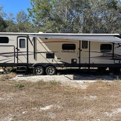 2016 Keystone 31ft RV for sale