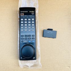 Genuine Pioneer CU-CLD112 LaserDisc Player System Remote Control Tested VTG. Excellent working condition, fully tested and well maintained.  