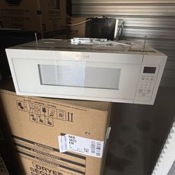 Like NEW - White Low Profile 1.1 Cubic Feet Over The Range Microwave Oven
