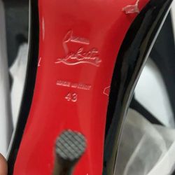 Christian Louboutin  So Kate