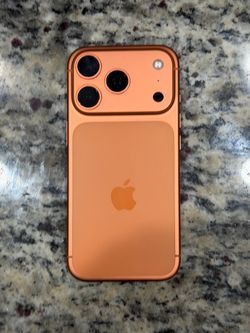 Apple iPhone 17 Pro 256GB (Unlocked)|  Orange, Cracked Screen, 100% BATTERY