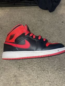 Air Jordan 1’s “Alternate Bred” Size 5.5Y