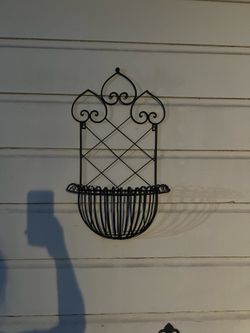 Wall hanging planter
