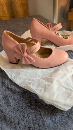Women's shoes, pink, size 6.5