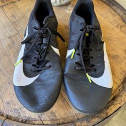 Nike Track Shoes 