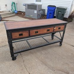 Workbench / Entertainment Center