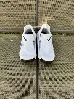 Nike go Flyease White and  Black Slip-On Athletic  Shoes Size 8.58.