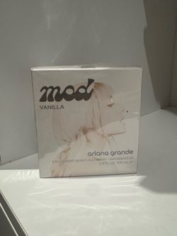 Ariana grande perfume