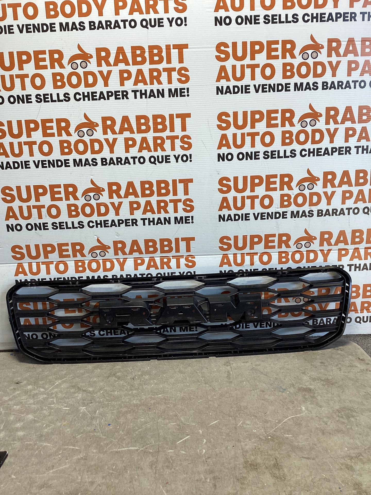 2019 Ram Promaster Surround Grille Mesh Original OEM 🔥 In Great Condition 2022