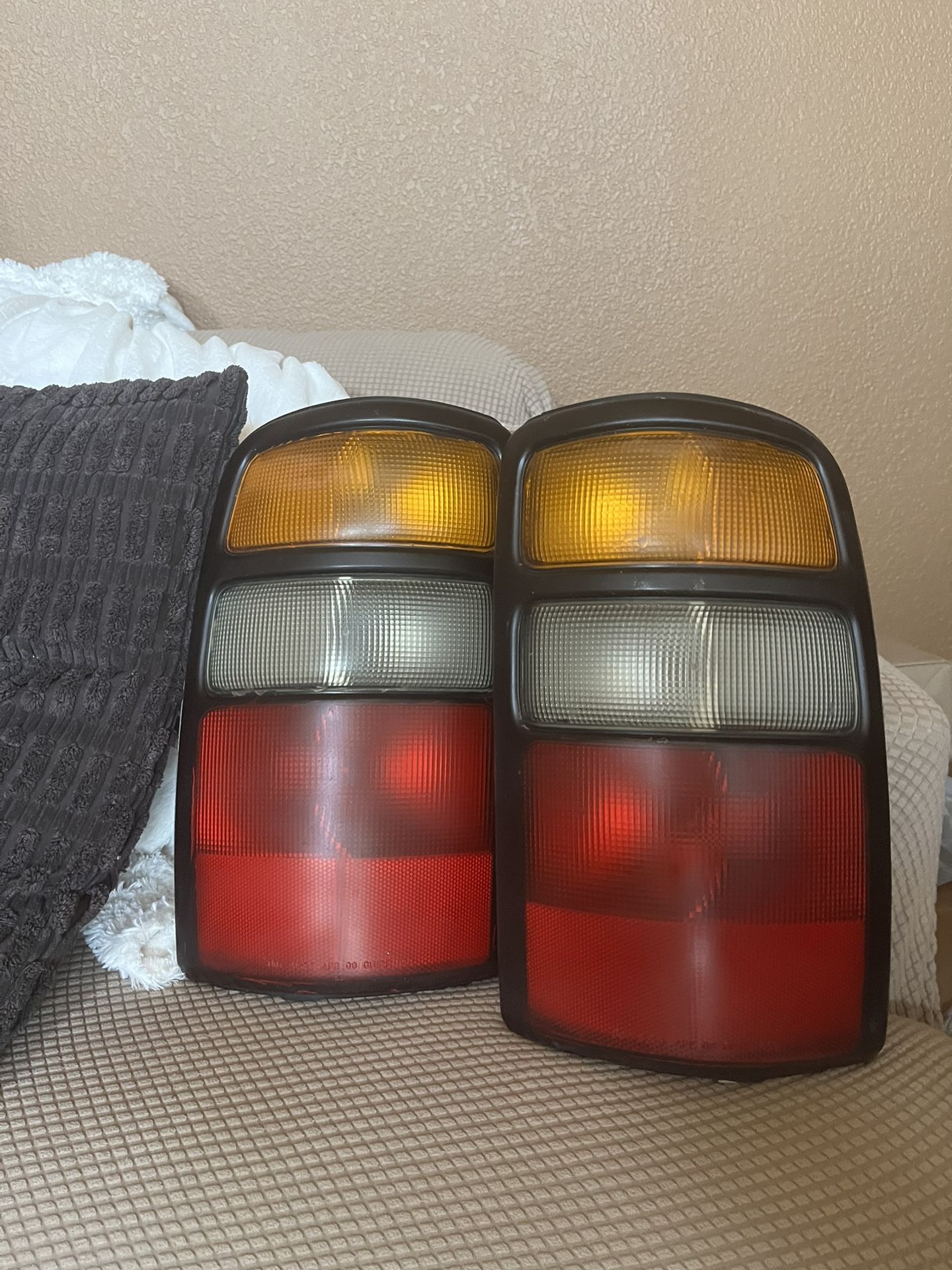 2005 Chevy Tahoe Rear Taillights