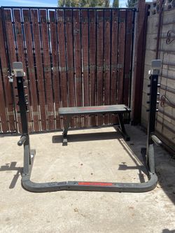 Weightlifting Equipment 