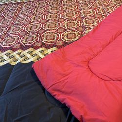 New Bedspread Queen Size , Light Weight, New. No Bag