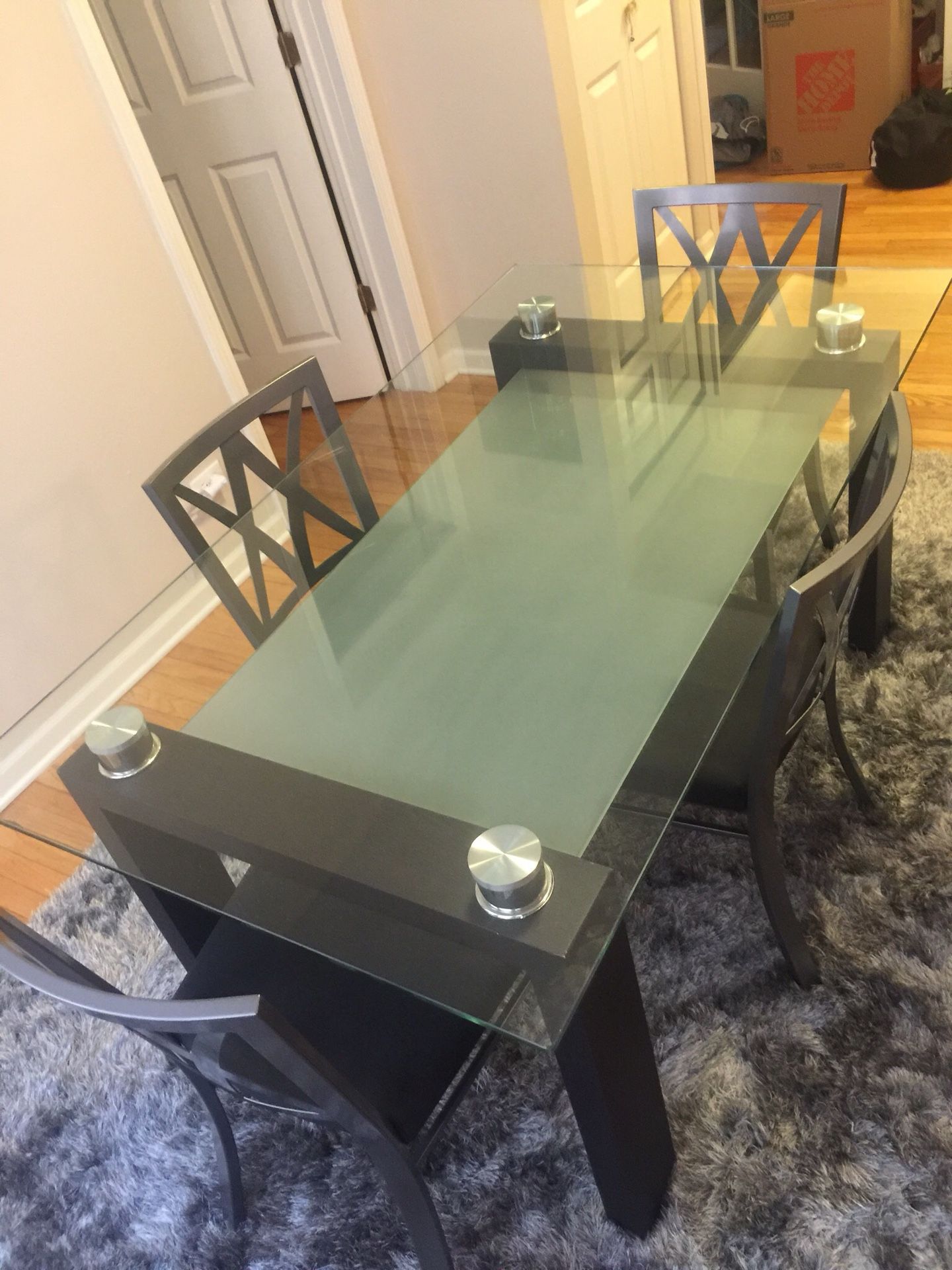 Contemporary Table with 4 Chairs