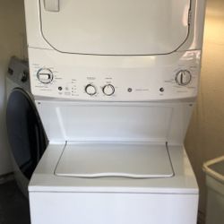 GE Stackable Washer and Gas Dryer Laundry Center Combo