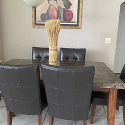 Marble Kitchen Or Dining Table With 6 Leather Chairs