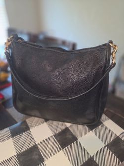 COACH Womens Soft Pebble Leather Cary Shoulder Bag
 ( no tag chain / hang chain)