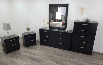 Dresser whit mirror, chest and 2 nightstands - Cómoda con espejo , gavetero y 2 mesitas de noche