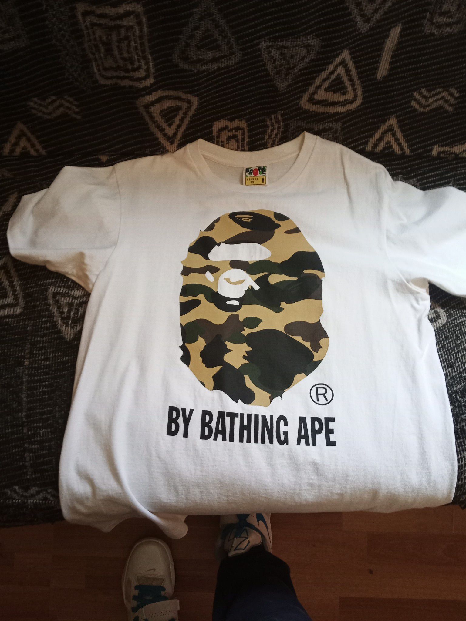 Bathing ape white and camo shirt size medium 60$