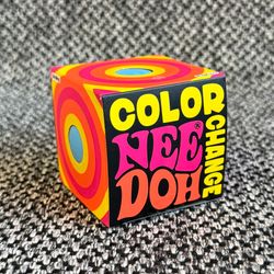 NEEDOH COLOR CHANGING BALL BLUE