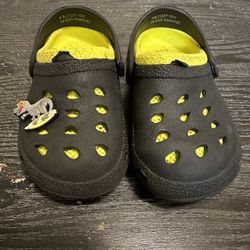BOYS SHOES