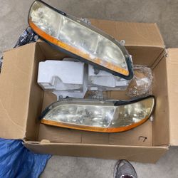 2000 Honda Accord Headlight Assembly No Bulbs
