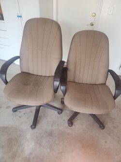 2 desk chairs