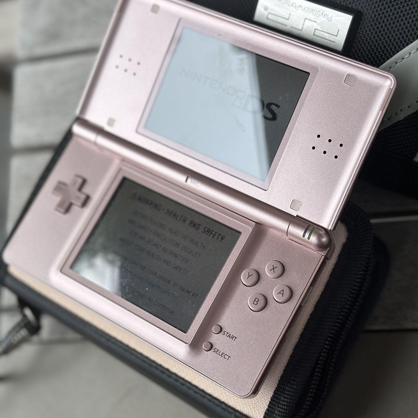 Nintendo DS Lite - Metallic Rose Gold 