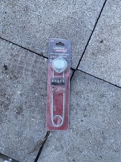 Single Flint Striker with Flints – New  