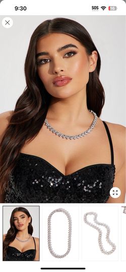 New Gorgeous shiny necklace very pretty 😍