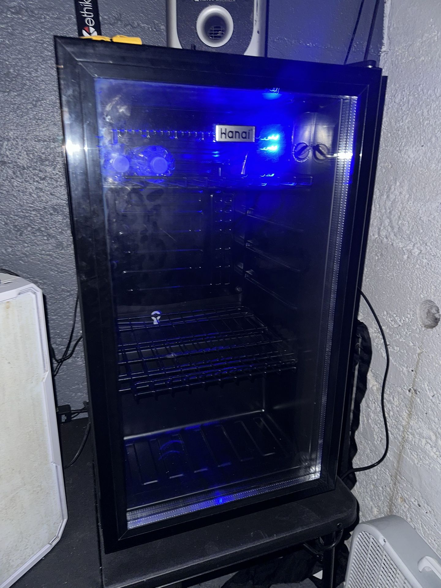 Hanai Mini Fridge