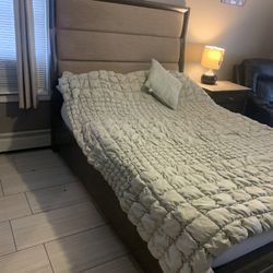 Queen Bedroom Set 
